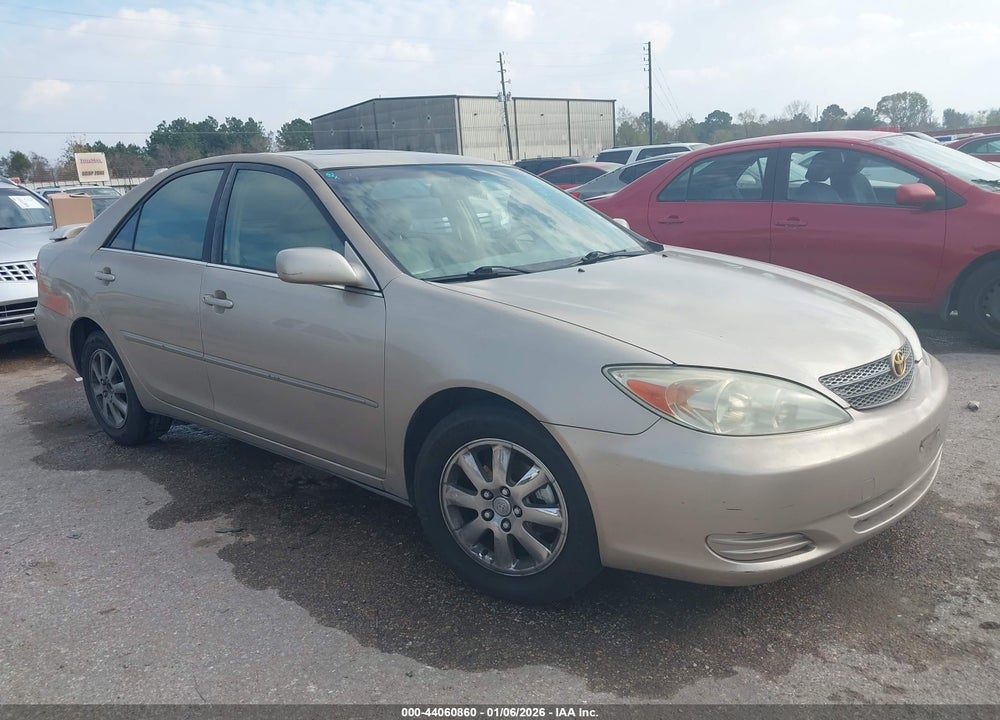 2002 TOYOTA CAMRY XLE VIN: JTDBE30K120058893
