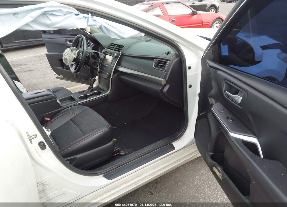 2017 TOYOTA CAMRY SE VIN: 4T1BF1FKXHU323638