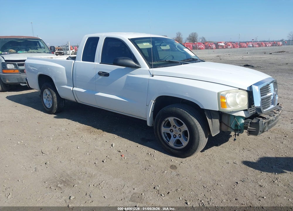 2005 DODGE DAKOTA SLT VIN: 1D7HE42K15S314395