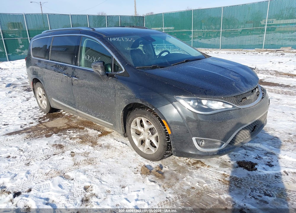 2019 CHRYSLER PACIFICA TOURING L VIN: 2C4RC1BG3KR550008