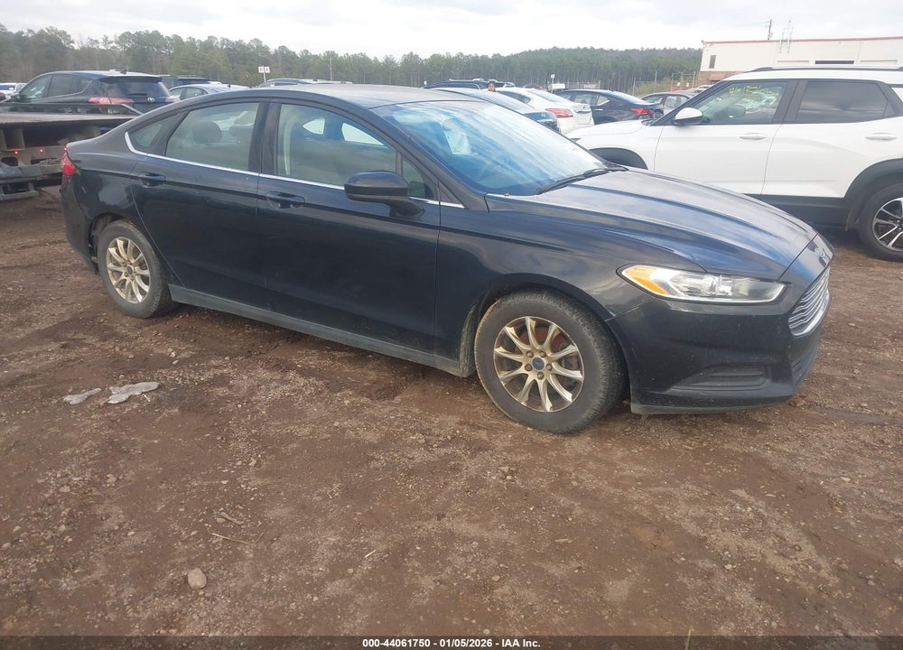 2015 FORD FUSION S VIN: 3FA6P0G7XFR149118