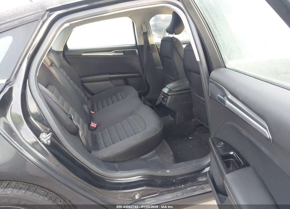 2015 FORD FUSION SE VIN: 1FA6P0H70F5125542