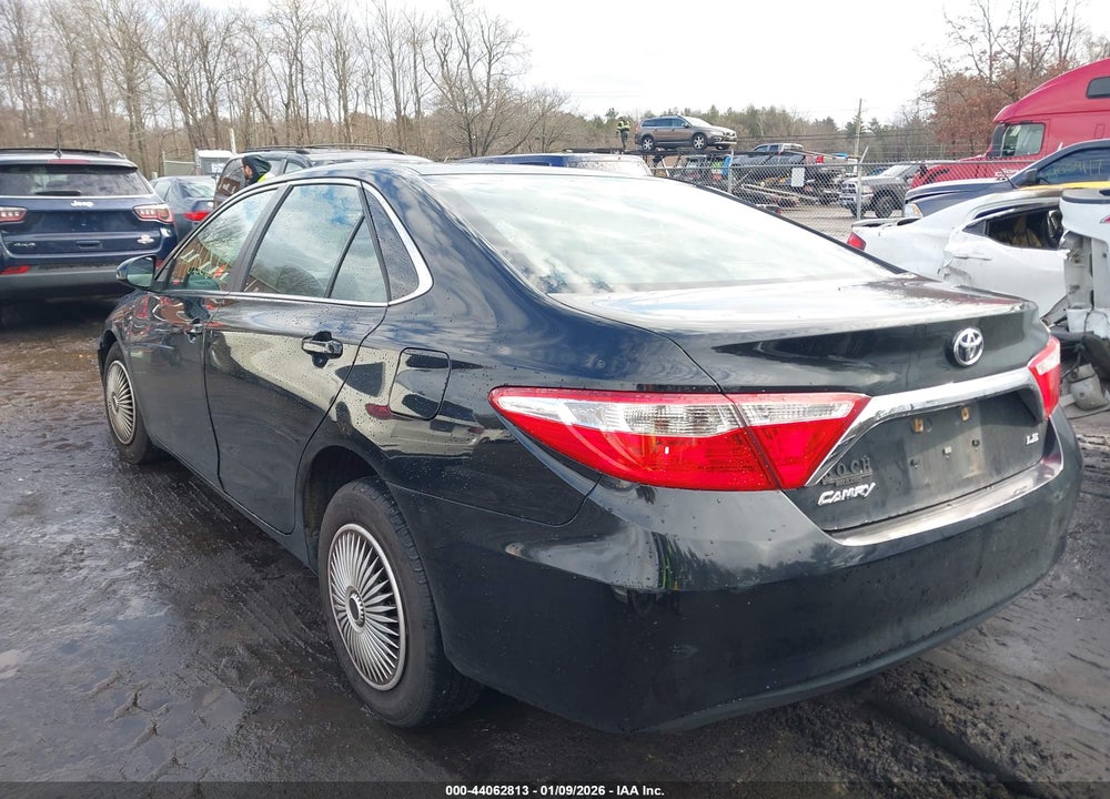 2017 TOYOTA CAMRY LE VIN: 4T1BF1FK2HU292756
