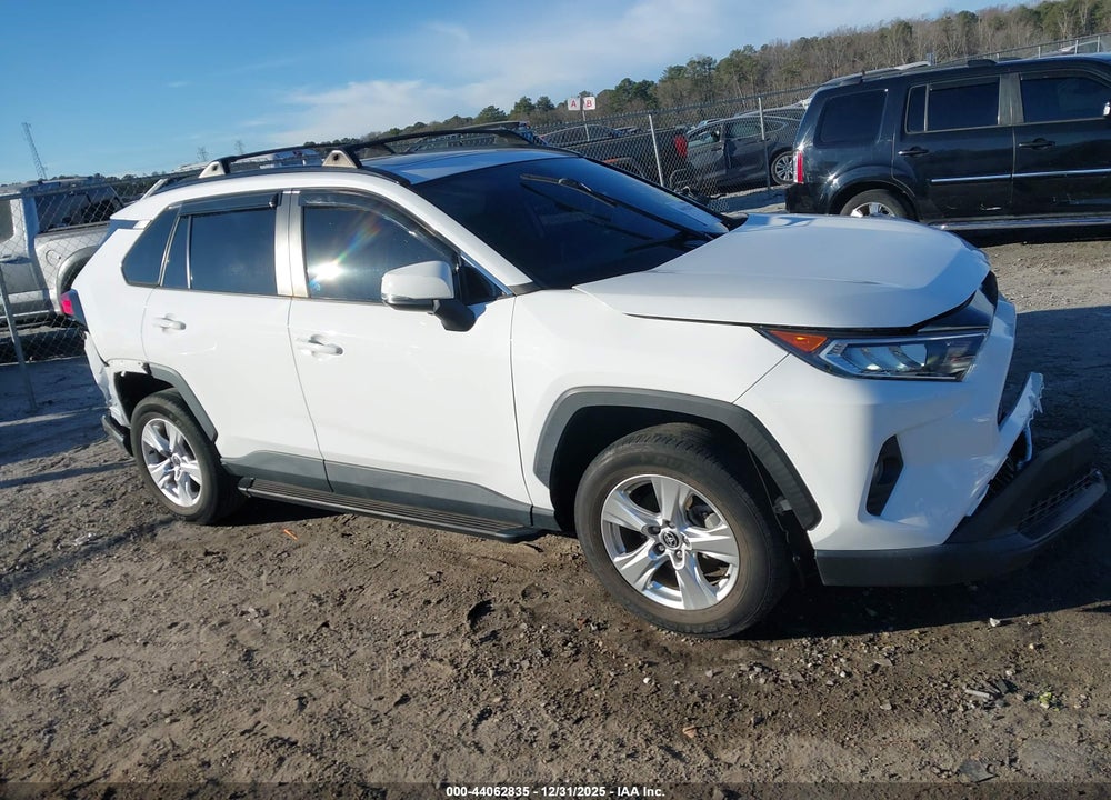2021 TOYOTA RAV4 XLE VIN: 2T3W1RFVXMC161604