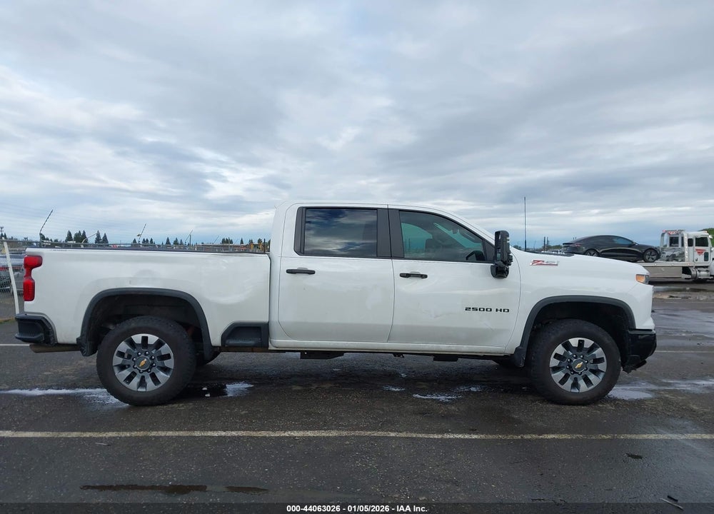 2024 CHEVROLET SILVERADO 2500HD 4WD  STANDARD BED CUSTOM VIN: 1GC4YME71RF115644