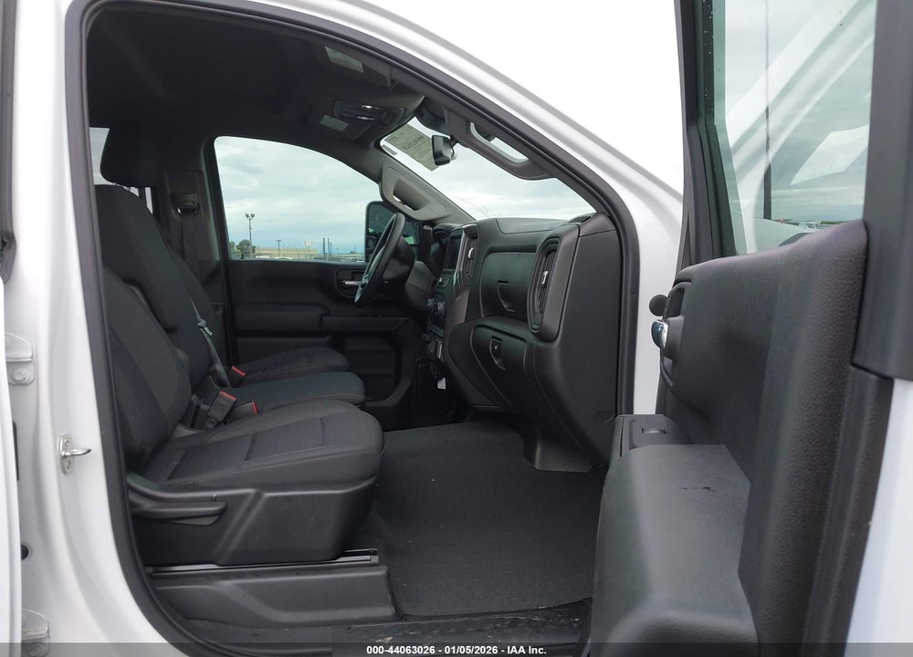 2024 CHEVROLET SILVERADO 2500HD 4WD  STANDARD BED CUSTOM VIN: 1GC4YME71RF115644
