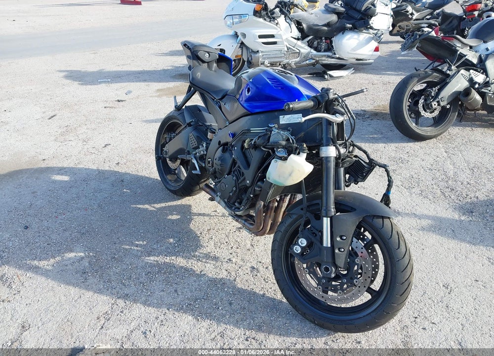 2020 YAMAHA YZFR6 VIN: JYARJ28E2LA005632