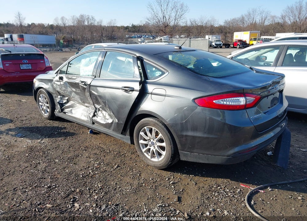 2015 FORD FUSION S VIN: 1FA6P0G75F5105627
