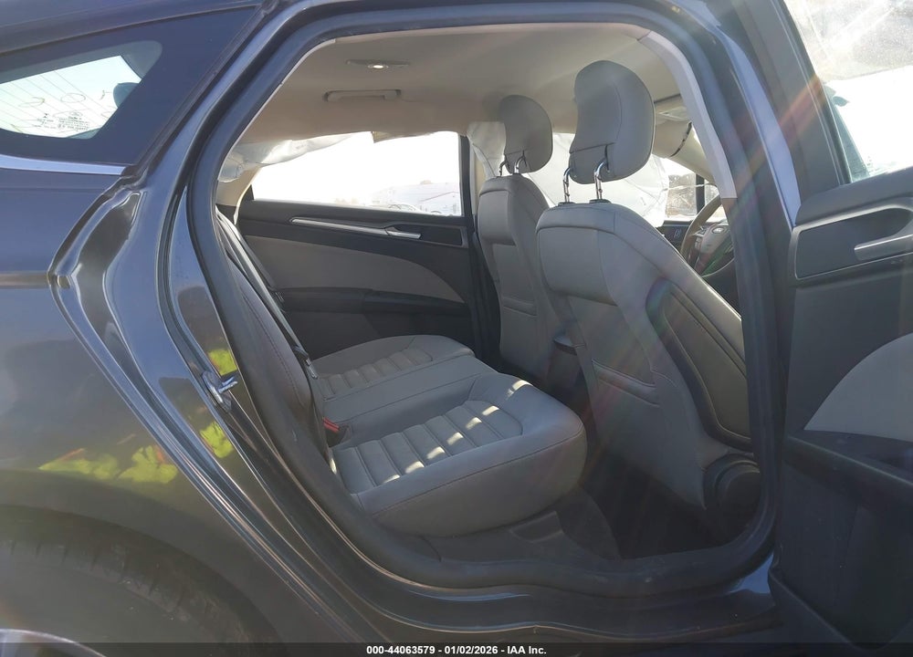 2015 FORD FUSION S VIN: 1FA6P0G75F5105627
