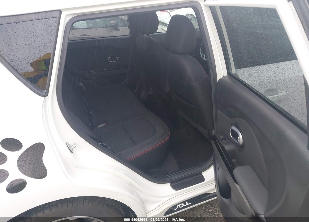 2016 KIA SOUL + VIN: KNDJP3A58G7385546