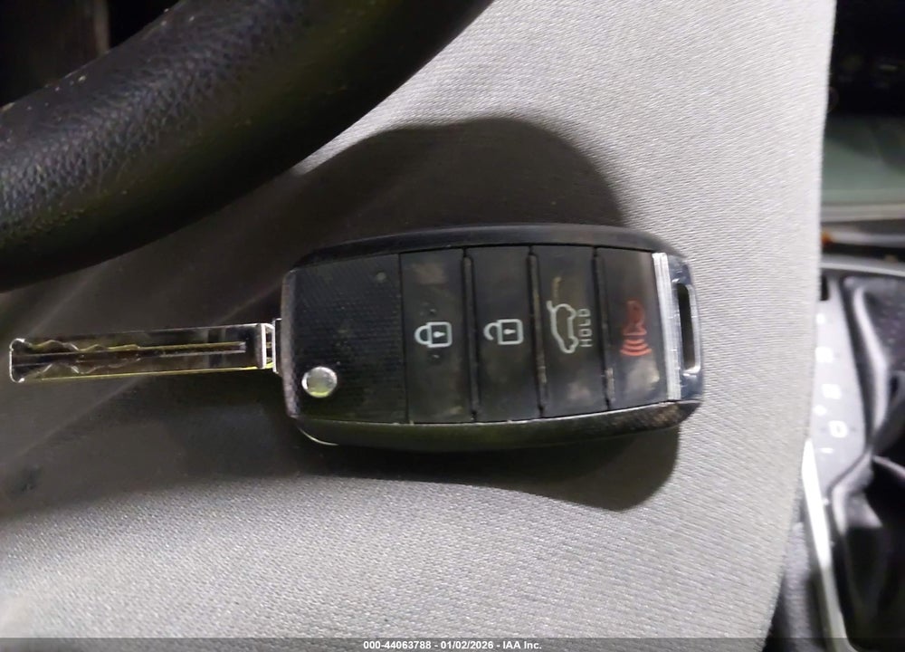 2018 KIA SPORTAGE LX VIN: KNDPMCAC0J7418578