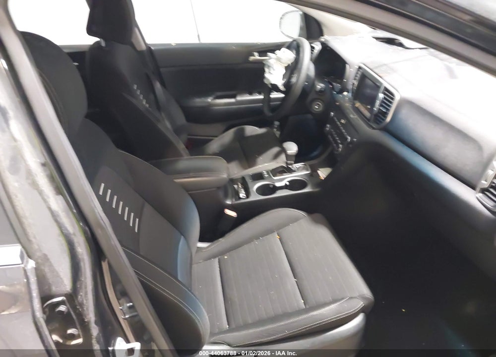 2018 KIA SPORTAGE LX VIN: KNDPMCAC0J7418578