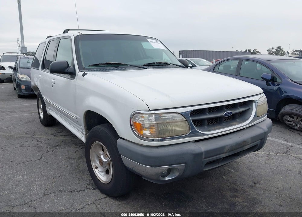 2000 FORD EXPLORER XLT VIN: 1FMZU63E4YZB37970