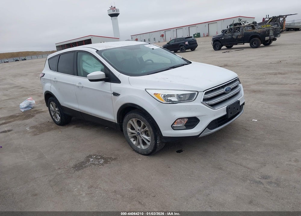2017 FORD ESCAPE SE VIN: 1FMCU9GD2HUC50032