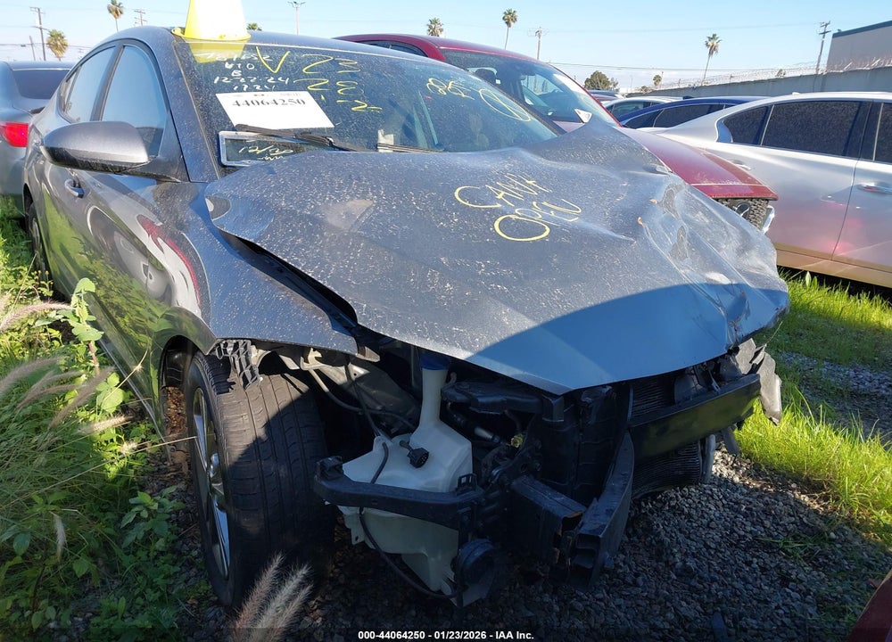 2018 HYUNDAI ELANTRA SEL VIN: KMHD84LF3JU609591