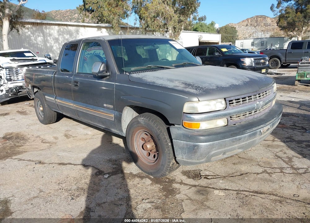 2002 CHEVROLET SILVERADO 1500 LS VIN: 2GCEC19XX21245396