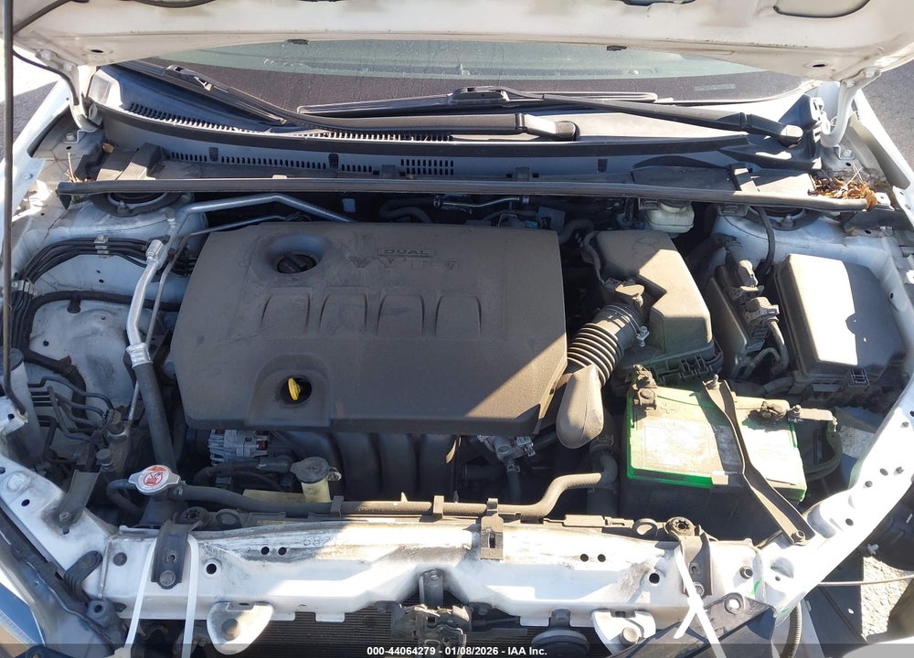 2019 TOYOTA COROLLA LE VIN: 2T1BURHE6KC140029