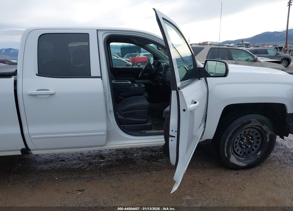 2017 CHEVROLET SILVERADO 1500 2LT VIN: 1GCVKREC9HZ266857