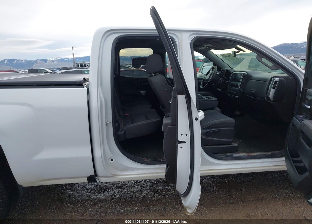 2017 CHEVROLET SILVERADO 1500 2LT VIN: 1GCVKREC9HZ266857