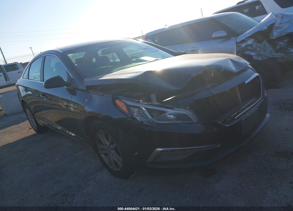 2015 HYUNDAI SONATA SE VIN: 5NPE24AF8FH013407