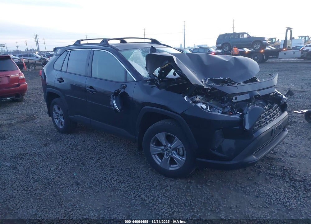 2025 TOYOTA RAV4 XLE VIN: JTMP1RFV5SJ043216