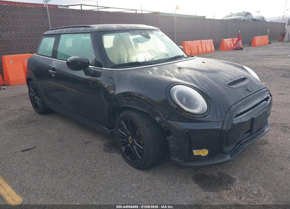 2022 MINI SE HARDTOP COOPER VIN: WMW13DJ06N2R12867