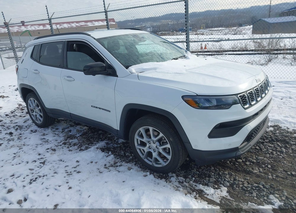 2024 JEEP COMPASS LATITUDE LUX FWD VIN: 3C4NJDFN4RT104777