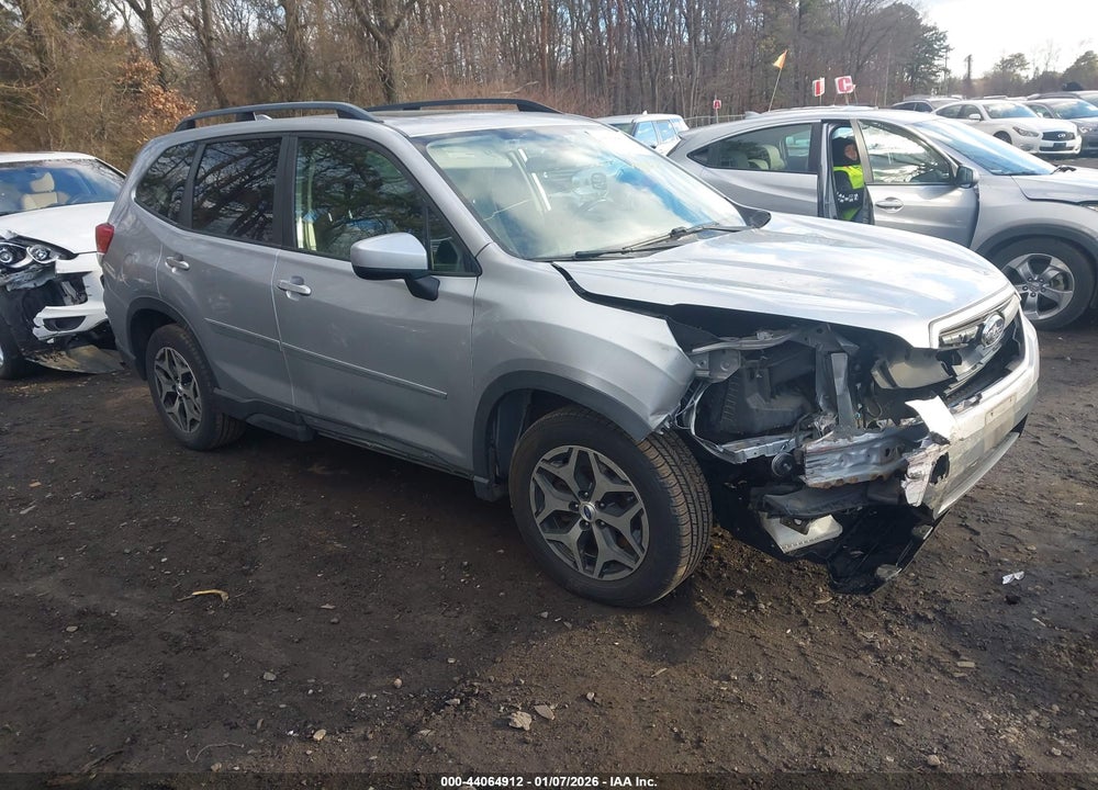 2019 SUBARU FORESTER PREMIUM VIN: JF2SKAEC1KH426054