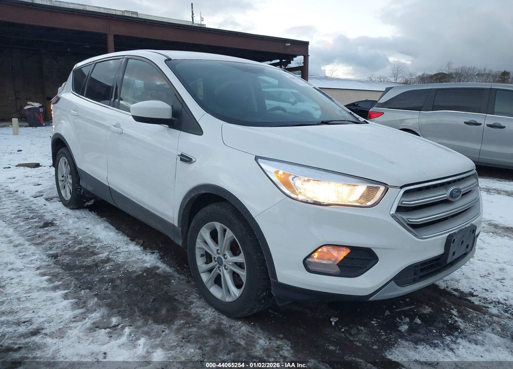 2017 FORD ESCAPE SE VIN: 1FMCU9GD9HUA62690
