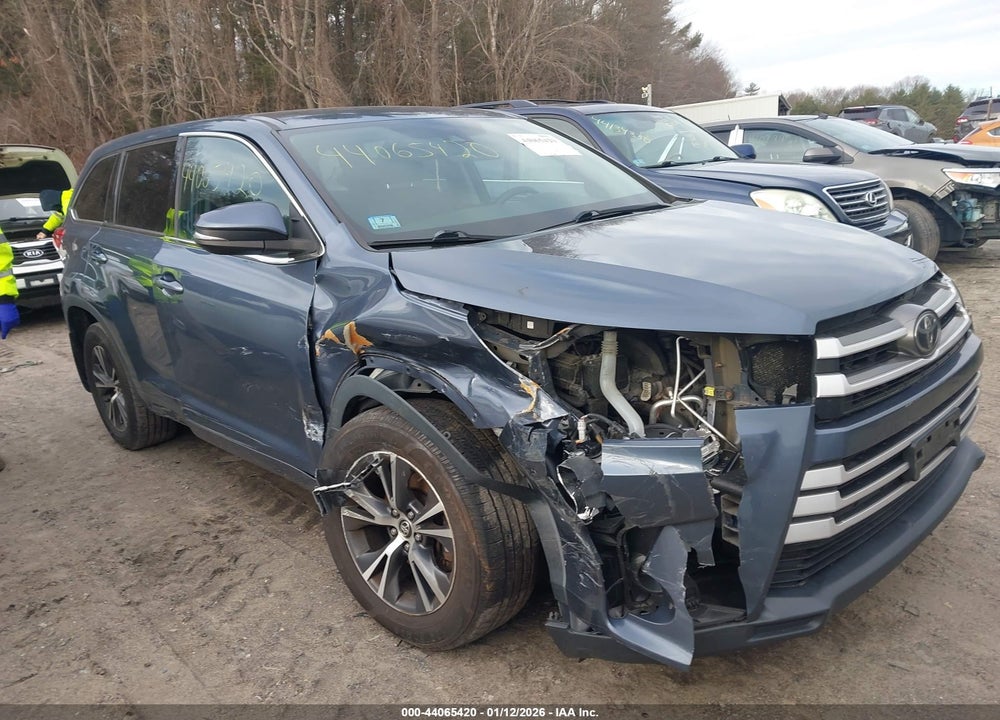 2017 TOYOTA HIGHLANDER LE VIN: 5TDBZRFH1HS362606