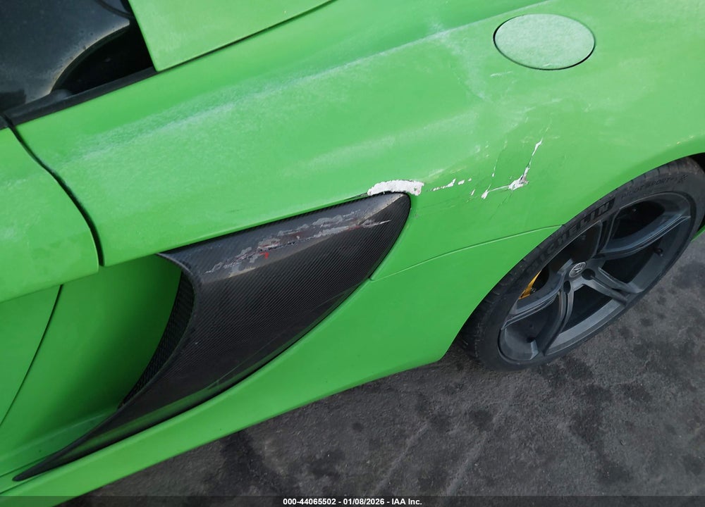 2015 MCLAREN 650S VIN: SBM11FAA0FW004090