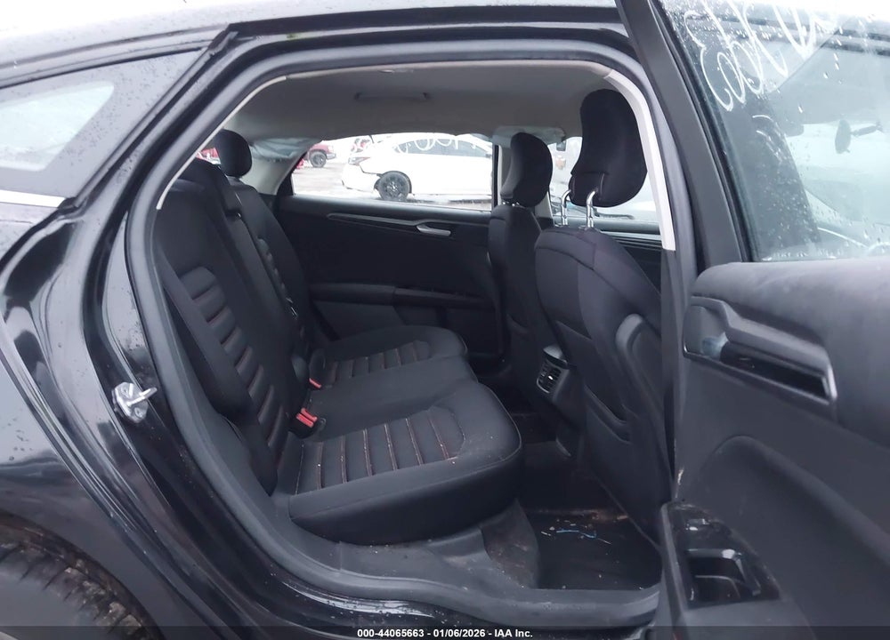 2015 FORD FUSION SE VIN: 1FA6P0H75F5113029