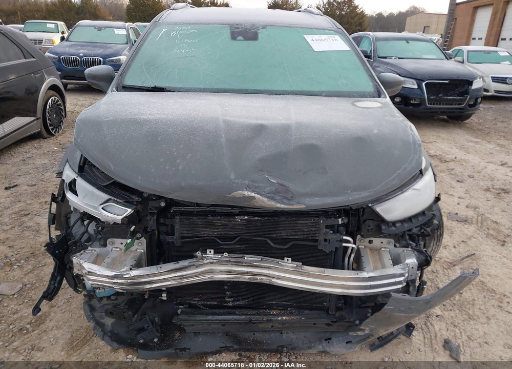 2022 CHRYSLER PACIFICA TOURING L VIN: 2C4RC1BG3NR233625