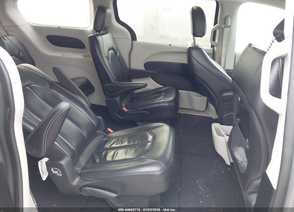 2022 CHRYSLER PACIFICA TOURING L VIN: 2C4RC1BG3NR233625