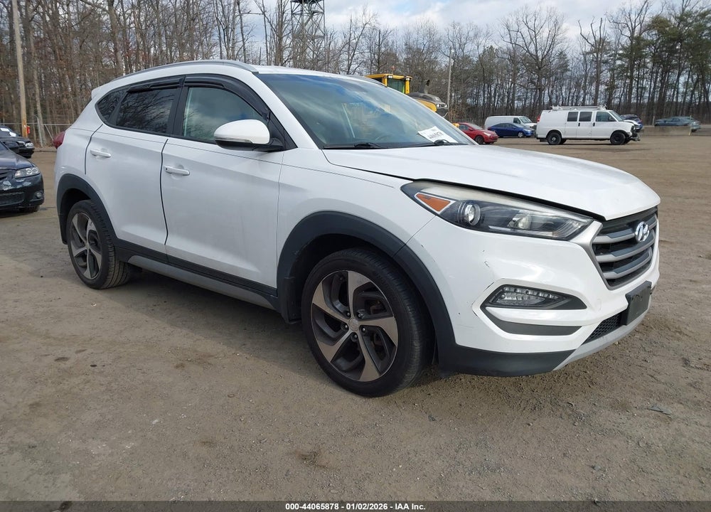 2017 HYUNDAI TUCSON SPORT VIN: KM8J33A25HU290636