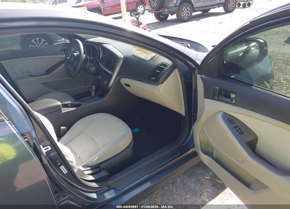 2015 KIA OPTIMA LX VIN: KNAGM4A72F5570306