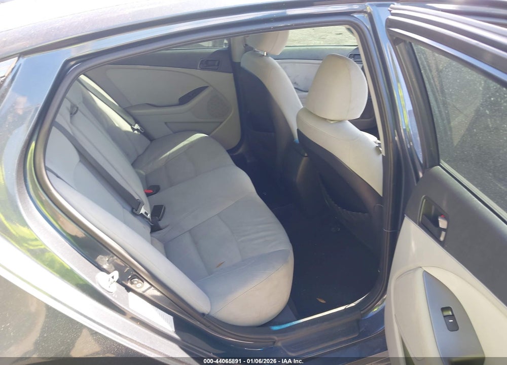 2015 KIA OPTIMA LX VIN: KNAGM4A72F5570306