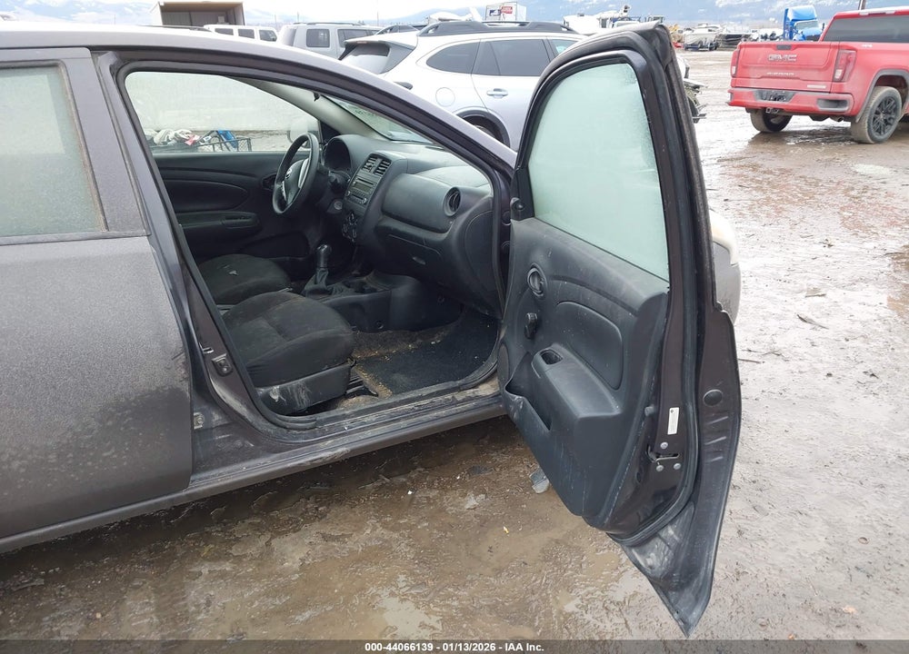 2015 NISSAN VERSA 1.6 S VIN: 3N1CN7APXFL942073