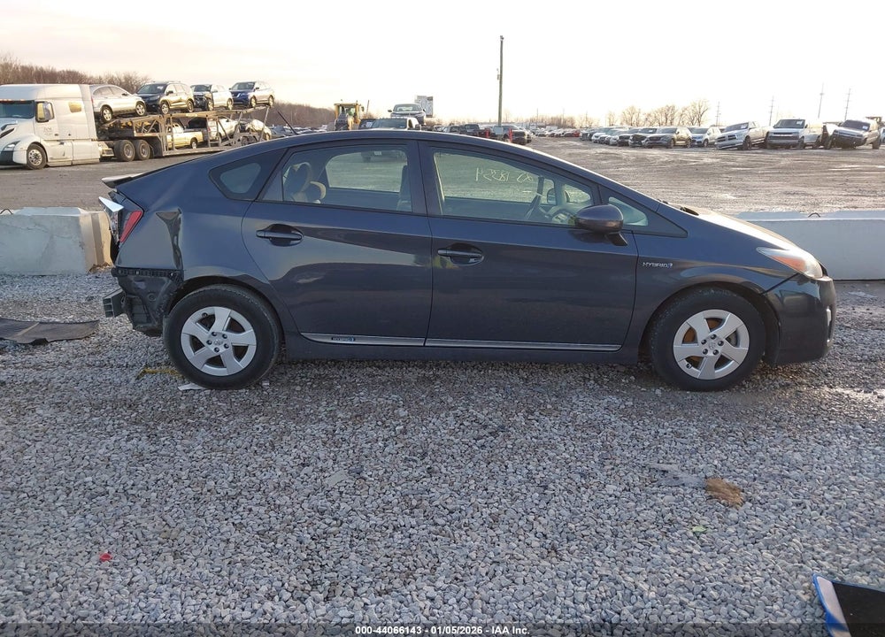 2011 TOYOTA PRIUS TWO VIN: JTDKN3DUXB5362156