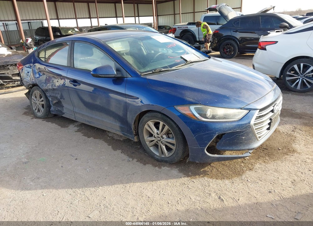 2017 HYUNDAI ELANTRA SE VIN: 5NPD84LF3HH200371