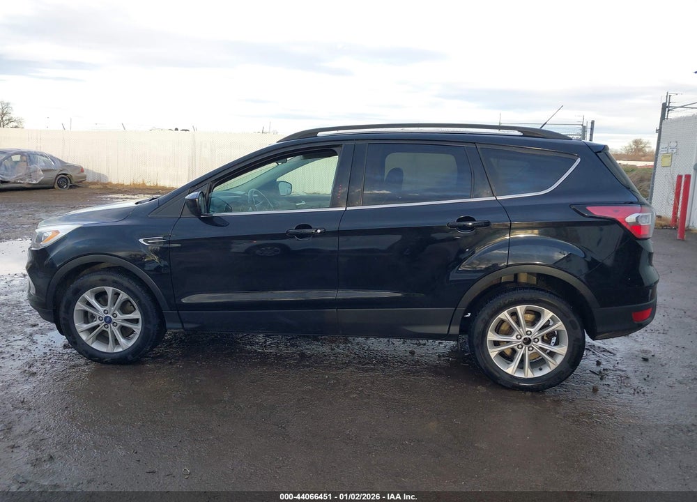 2017 FORD ESCAPE SE VIN: 1FMCU9G94HUD79885