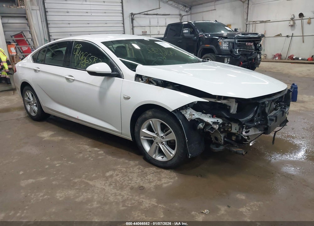 2019 BUICK REGAL SPORTBACK FWD PREFERRED VIN: W04GL6SX5K1005706
