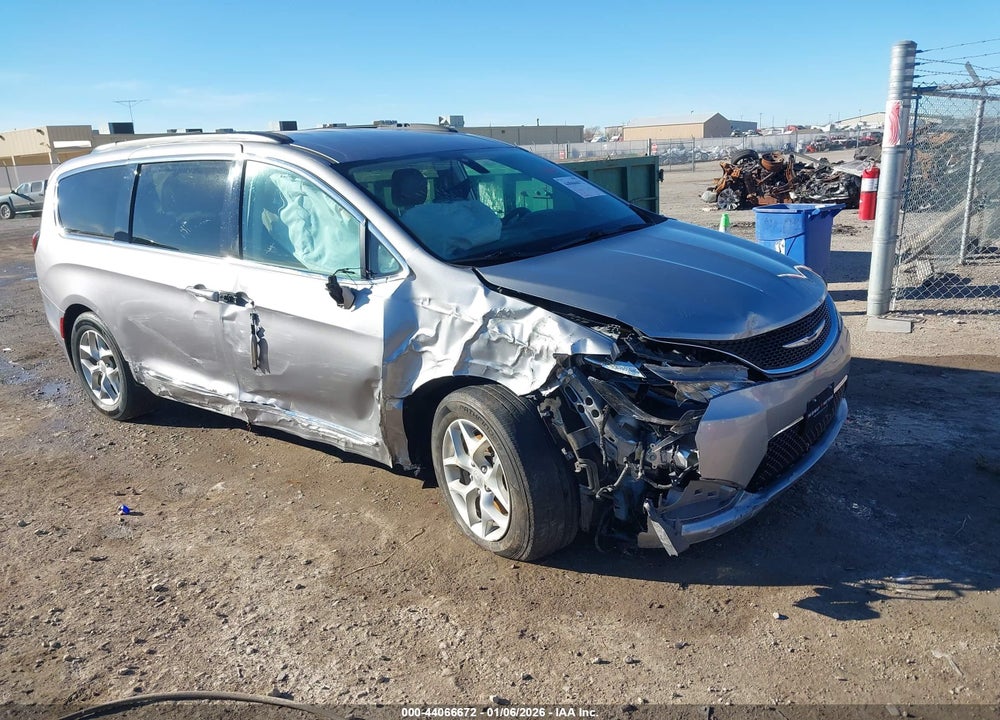 2017 CHRYSLER PACIFICA TOURING-L VIN: 2C4RC1BG6HR795037