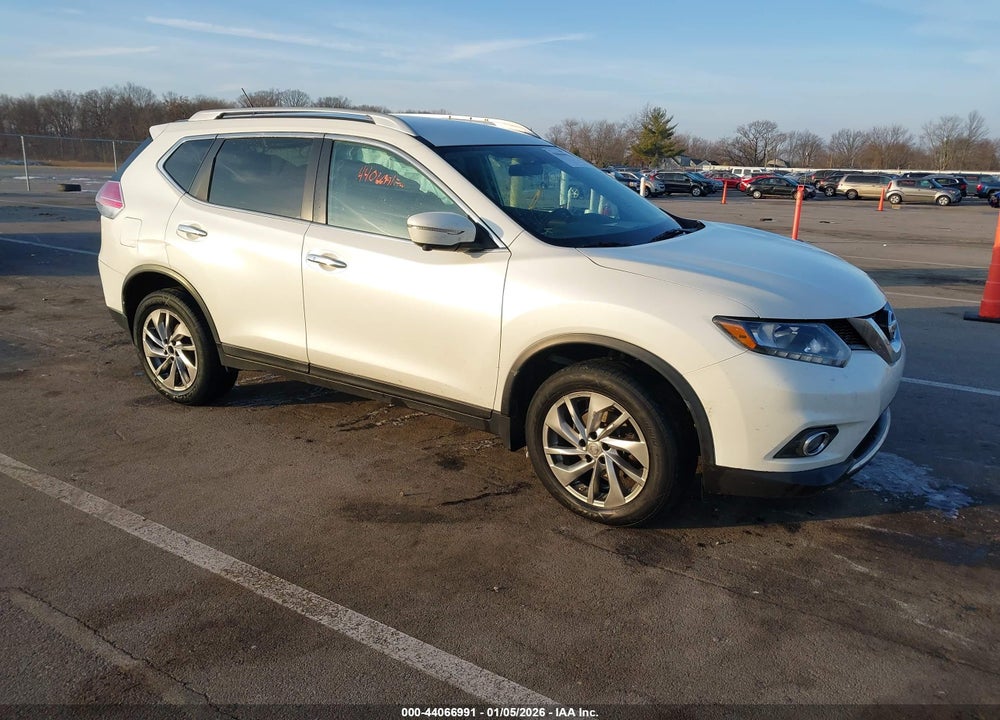 2015 NISSAN ROGUE SL VIN: 5N1AT2MVXFC903160