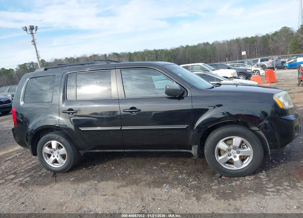 2011 HONDA PILOT EX-L VIN: 5FNYF3H64BB020414