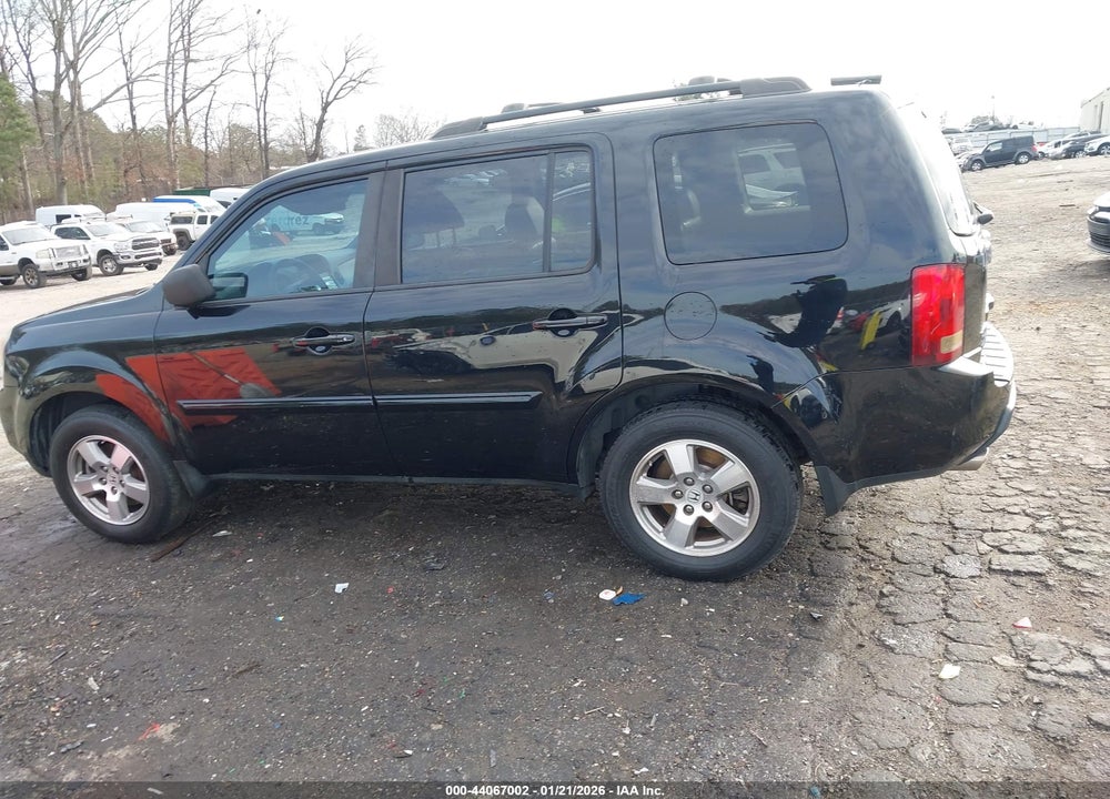 2011 HONDA PILOT EX-L VIN: 5FNYF3H64BB020414