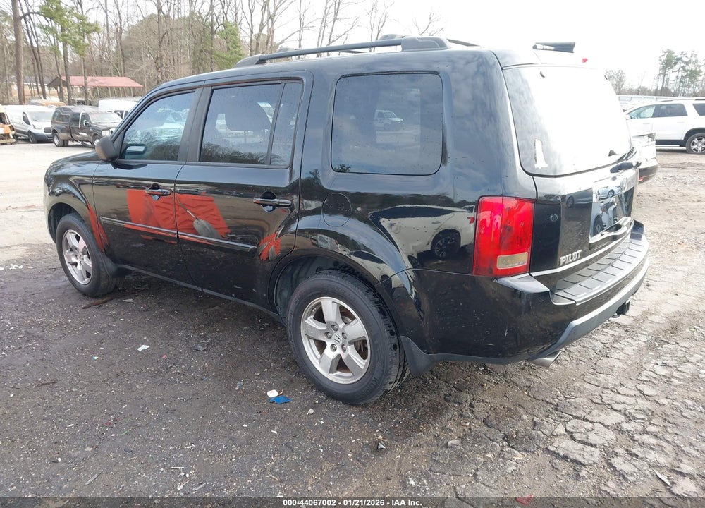 2011 HONDA PILOT EX-L VIN: 5FNYF3H64BB020414