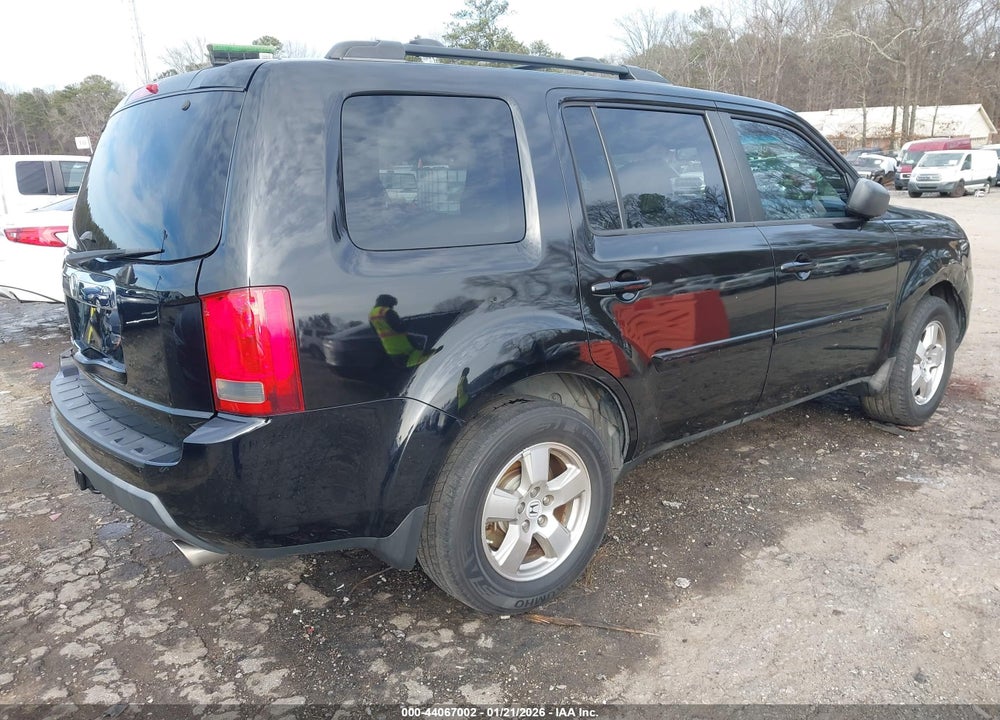 2011 HONDA PILOT EX-L VIN: 5FNYF3H64BB020414