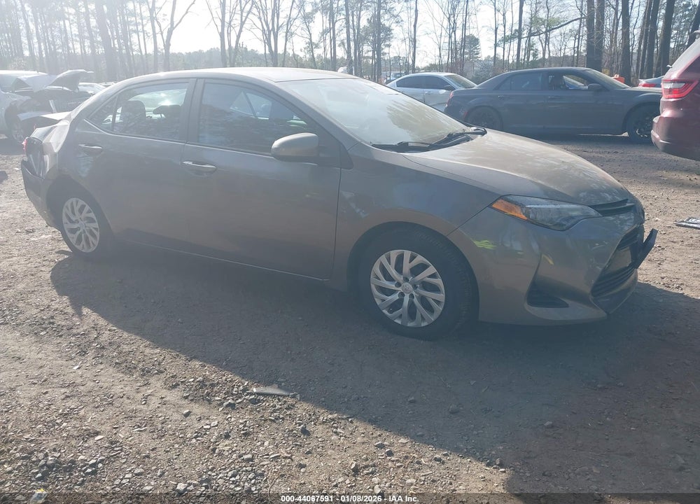 2018 TOYOTA COROLLA LE VIN: 2T1BURHE3JC114051