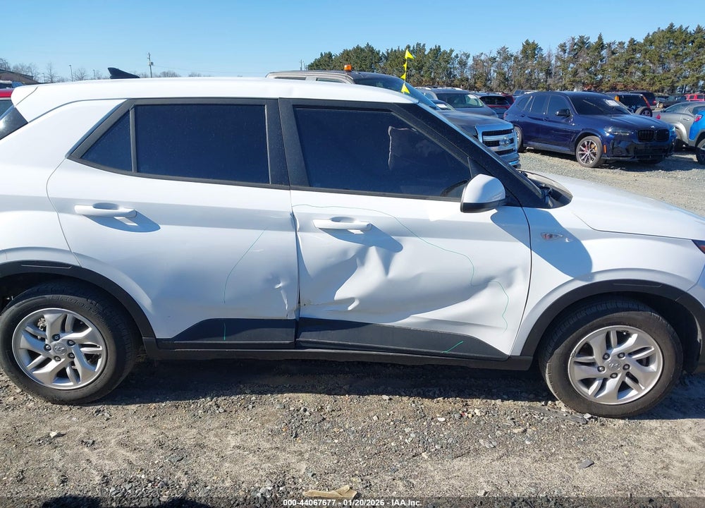 2021 HYUNDAI VENUE SE VIN: KMHRB8A37MU067939